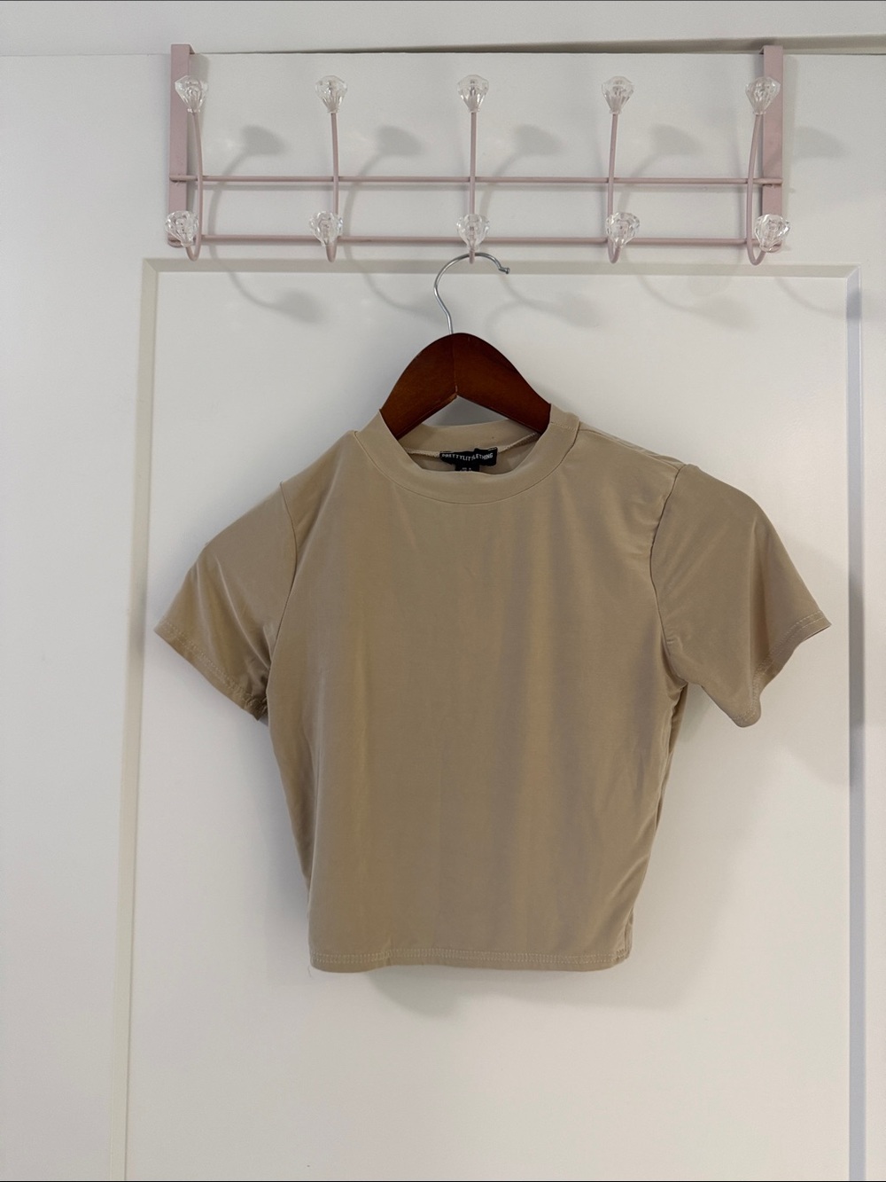 PrettyLittleThing Taupe Cropped Crewneck Tee